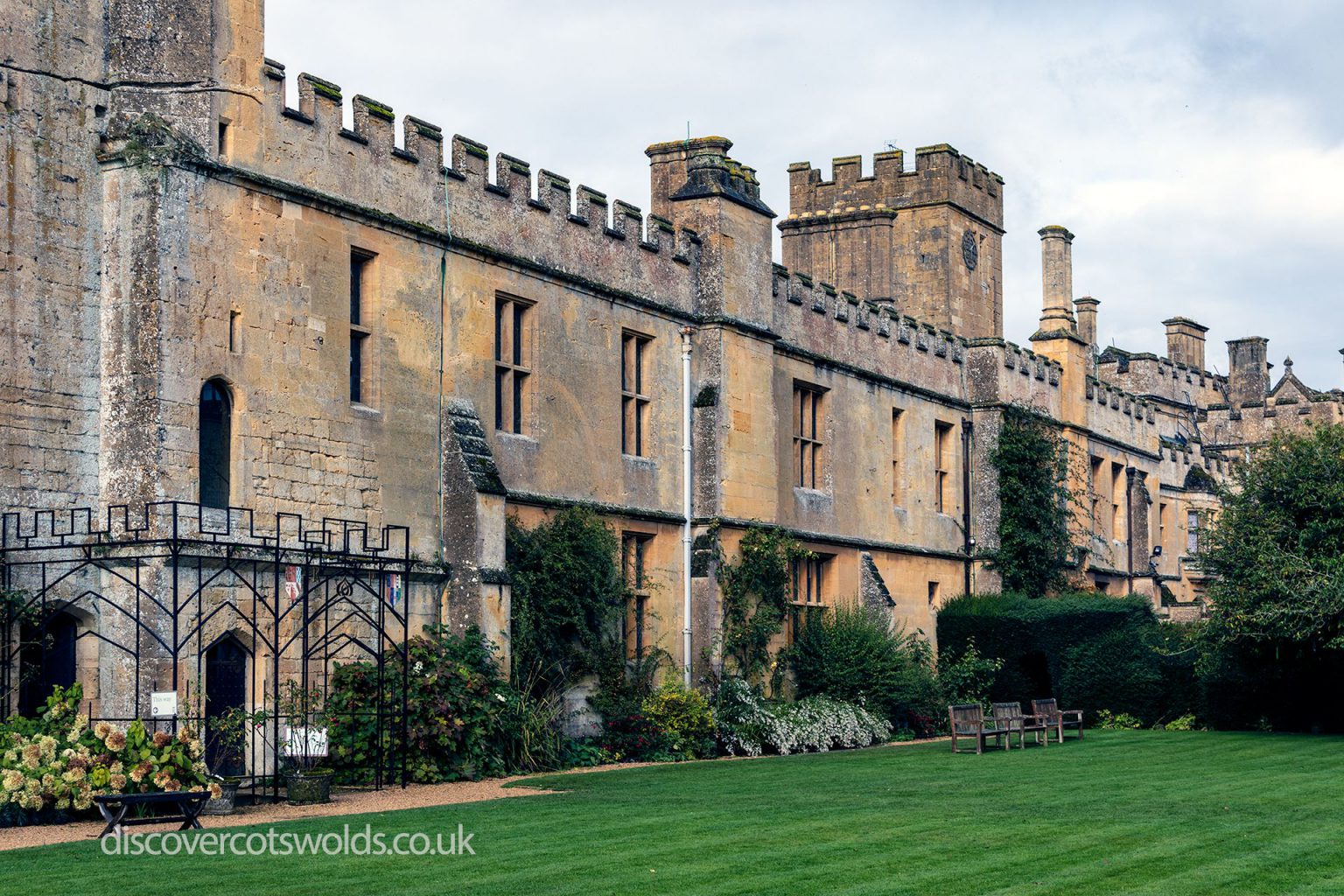 5 Breathtakingly Beautiful Cotswolds Castles  Discover Cotswolds