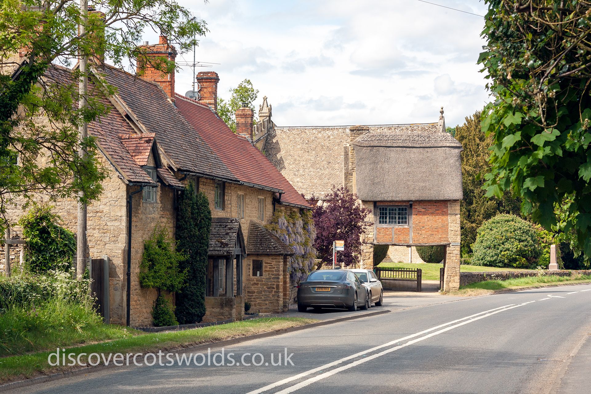 A guide to Long Compton Discover Cotswolds