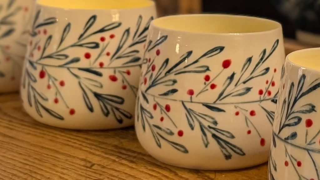 Porcelain tea light holders