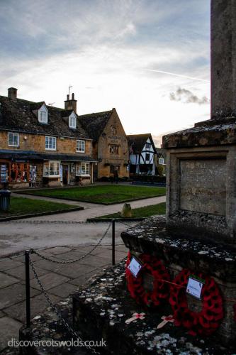 Broadway war memorial looking towards the Broadway Hotel